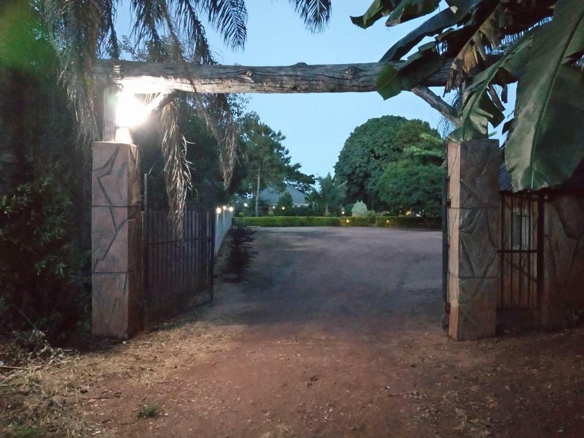 Kaz Garden Cottages Entebbe Exterior photo