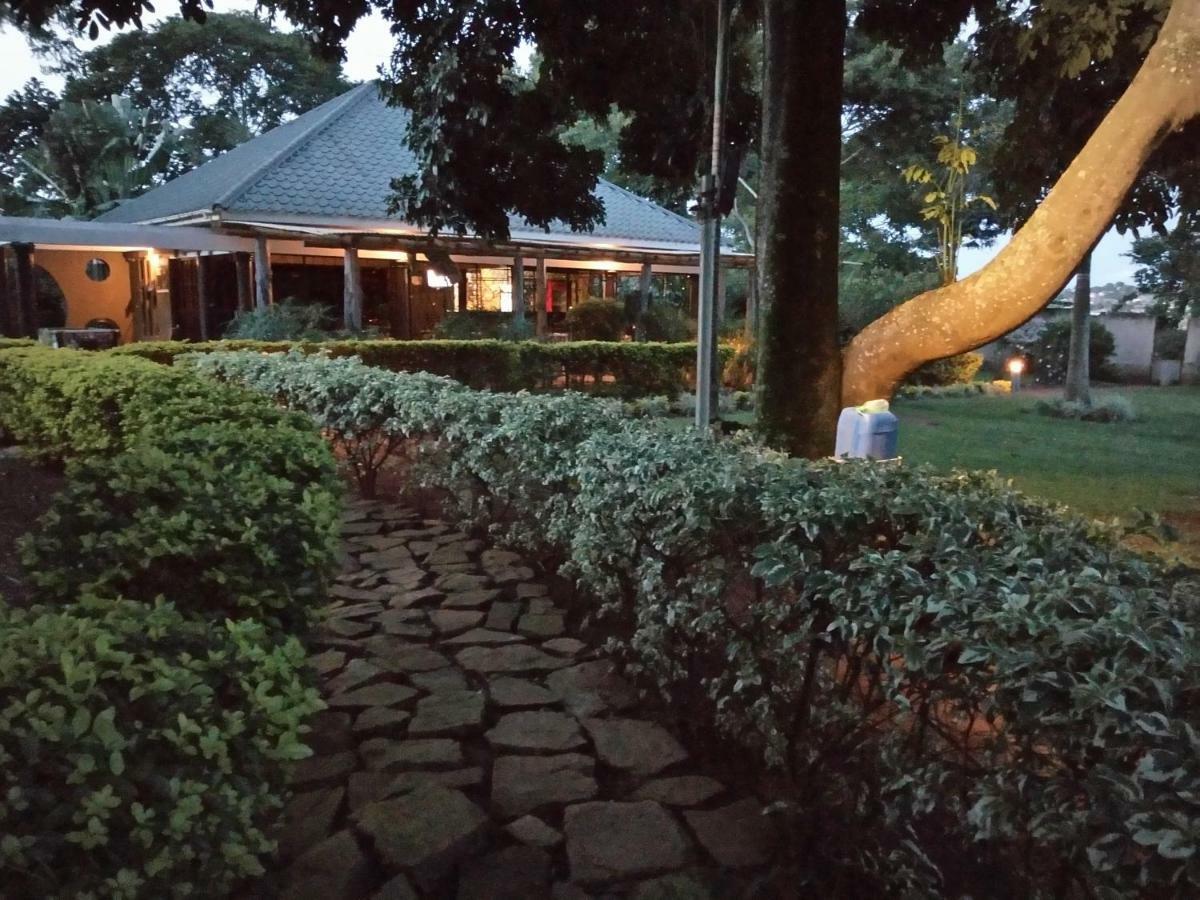 Kaz Garden Cottages Entebbe Exterior photo