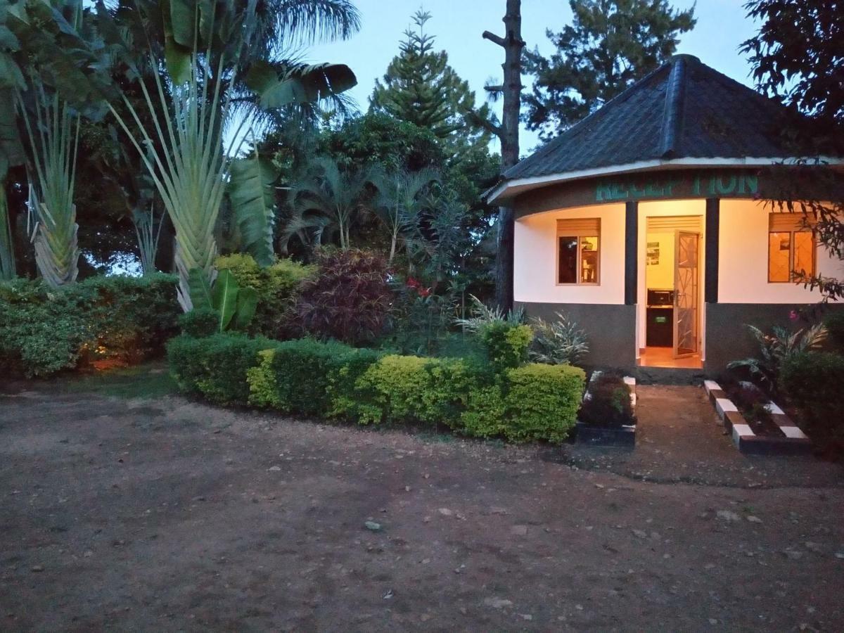 Kaz Garden Cottages Entebbe Exterior photo